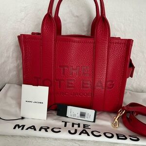 The tote bag Marc Jacob size S in true red
